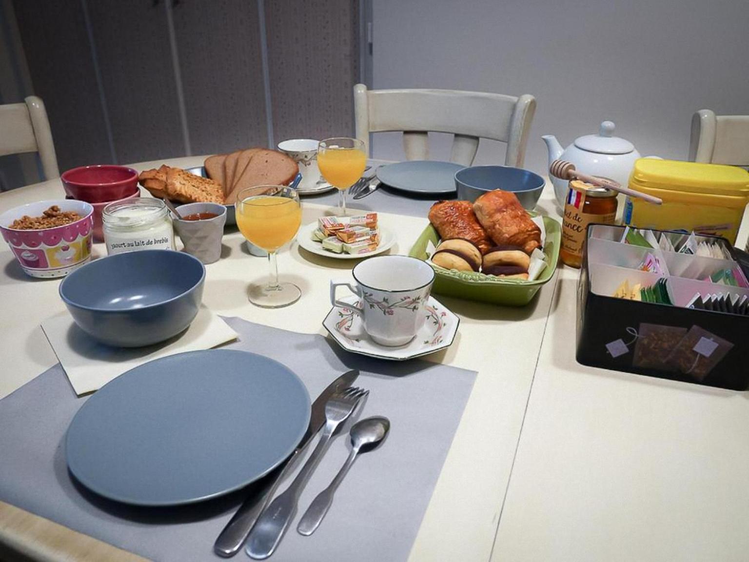 Chez Nathalie Et Etienne Bed & Breakfast Saillans  Bagian luar foto